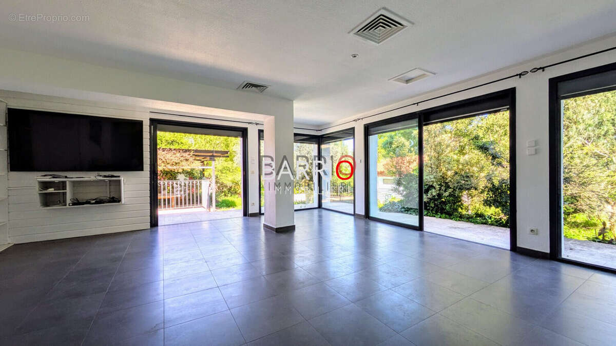 Maison à LAROQUE-DES-ALBERES