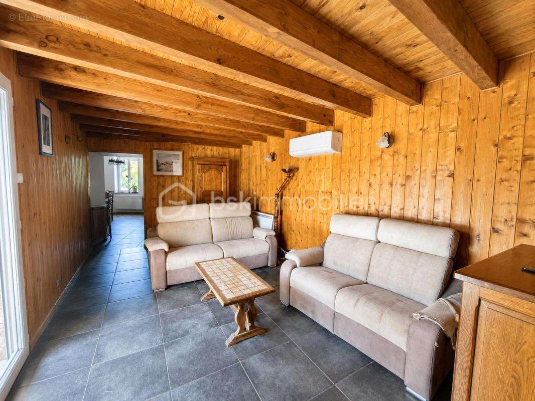 Propriété familiale où espace, confort et sérénité se rencontrent - photo 10