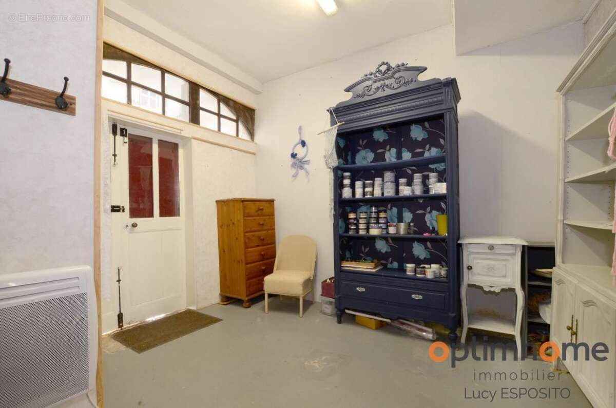  Opportunité Unique au Cœur du Village Historique de Confolens !  - photo 9
