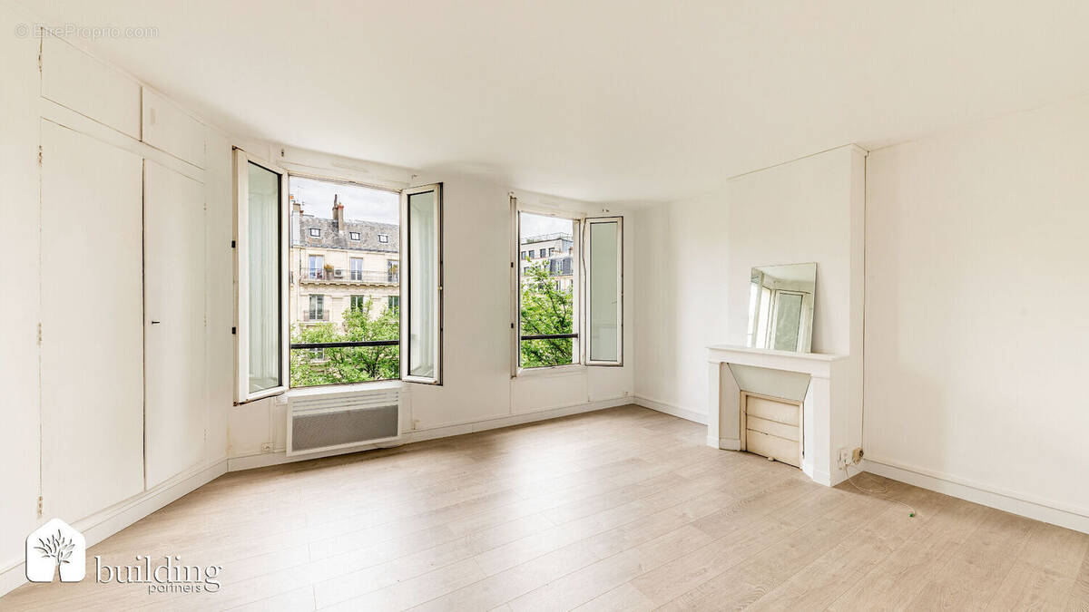 Appartement à PARIS-17E