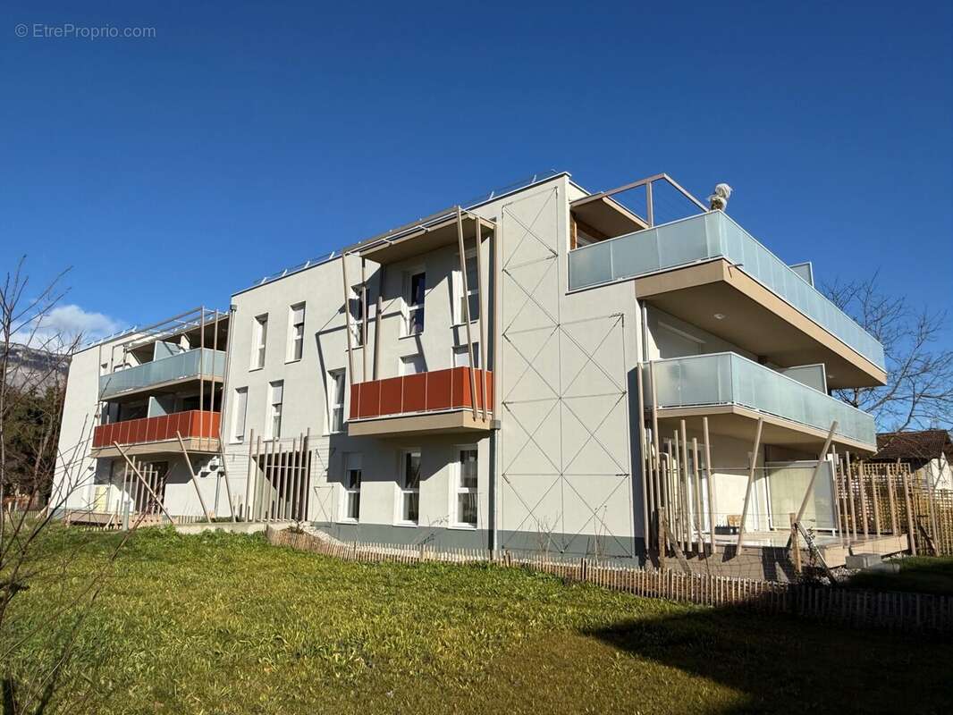 Appartement à DOMENE