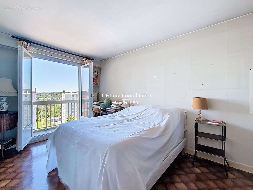 Spacieux et lumineux T3- LIMITE CX ROUSSE/METRO CUIRE - 102 m2 - Résidence Standing - photo 6