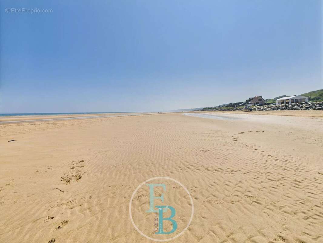 Maison à COLLEVILLE-SUR-MER