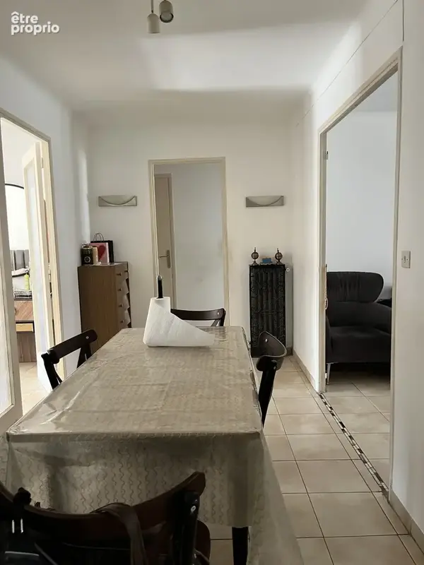 Appartement T4 vendu loué avec balcon et cave à Marseille 3ème - photo 4
