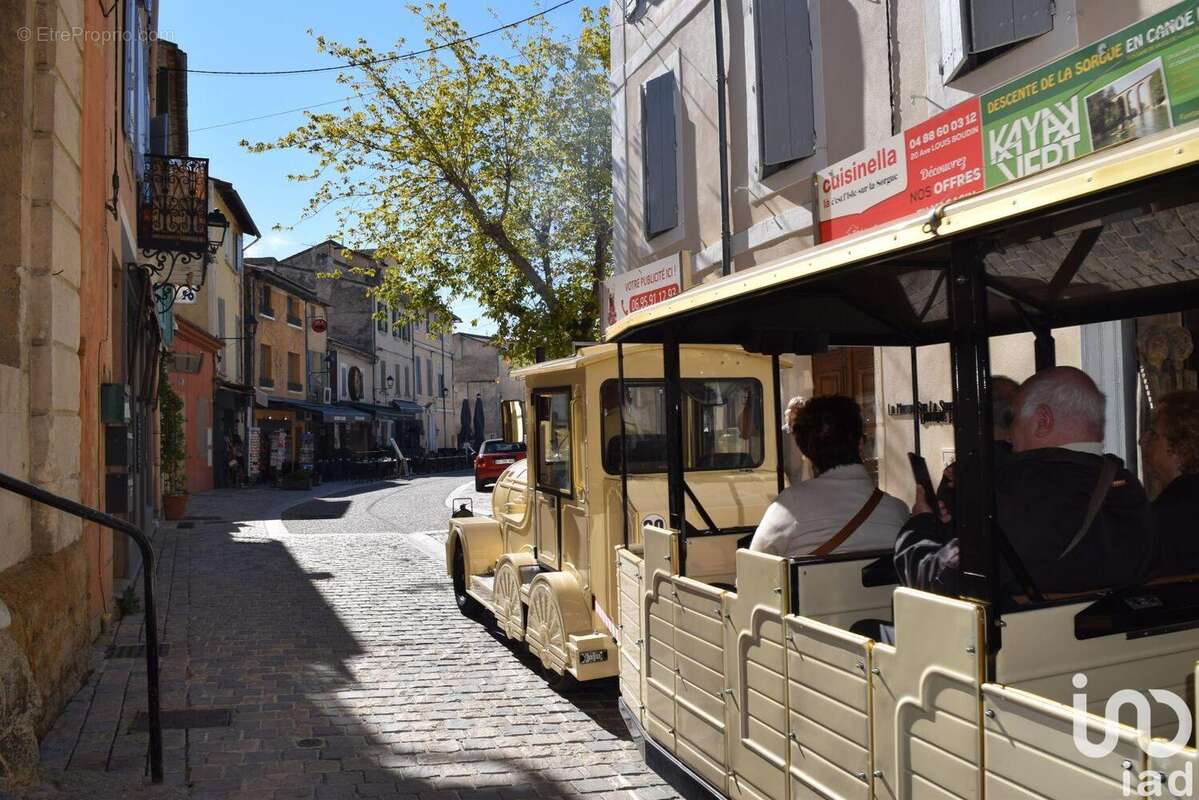 Photo 2 - Commerce à L'ISLE-SUR-LA-SORGUE
