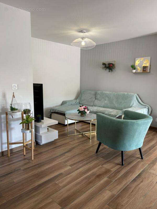 Maison à LES MARTRES-DE-VEYRE