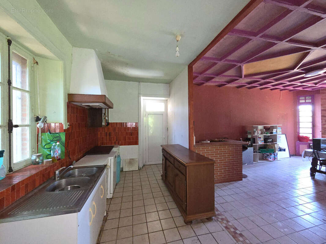 Maison à vendre à Pedernec - 6 pièces avec grand terrain - photo 6