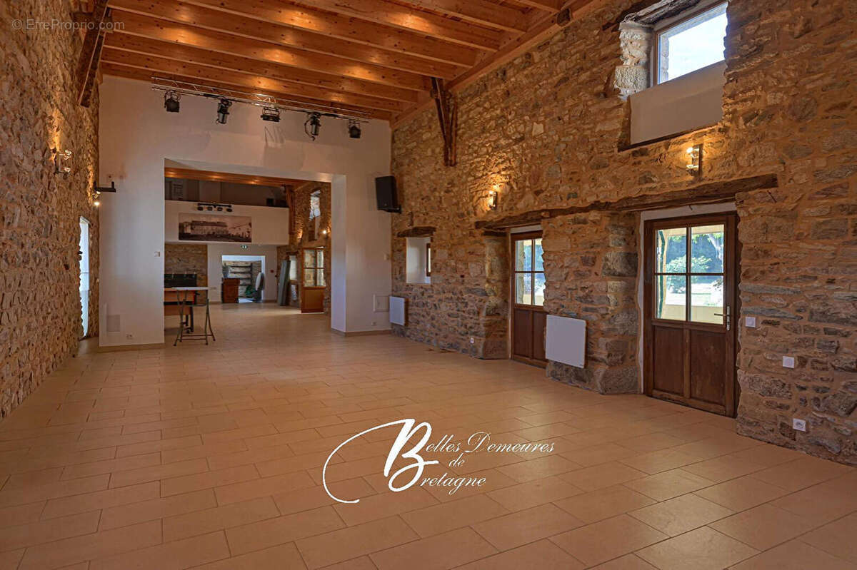 A vendre manoir et ses dépendances sur 1.7 hectare Côtes d'Armor - photo 11