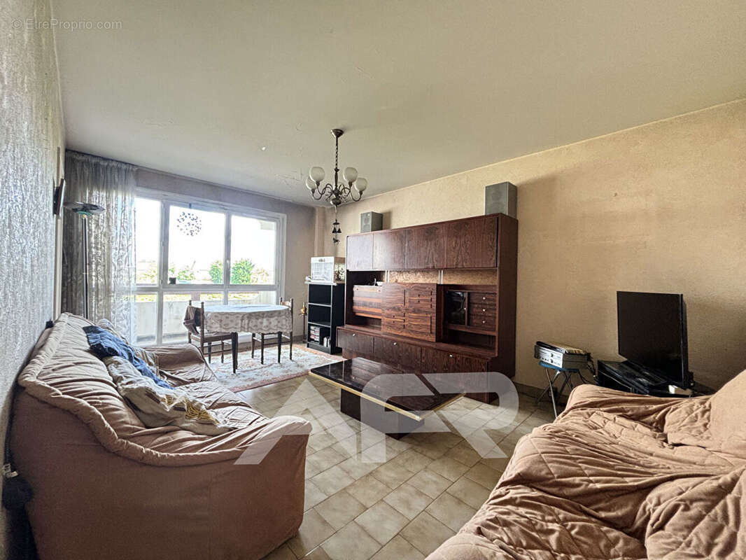 4 pièces de 82 m² avec balcon et parking - À 15 min du RER A Le Vésinet - Le Pecq - photo 4