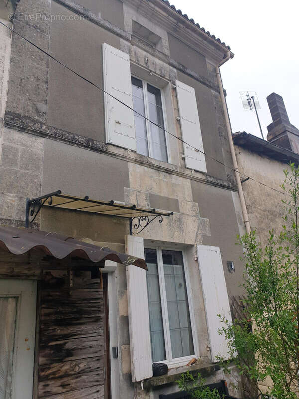 Maison à CHALAIS