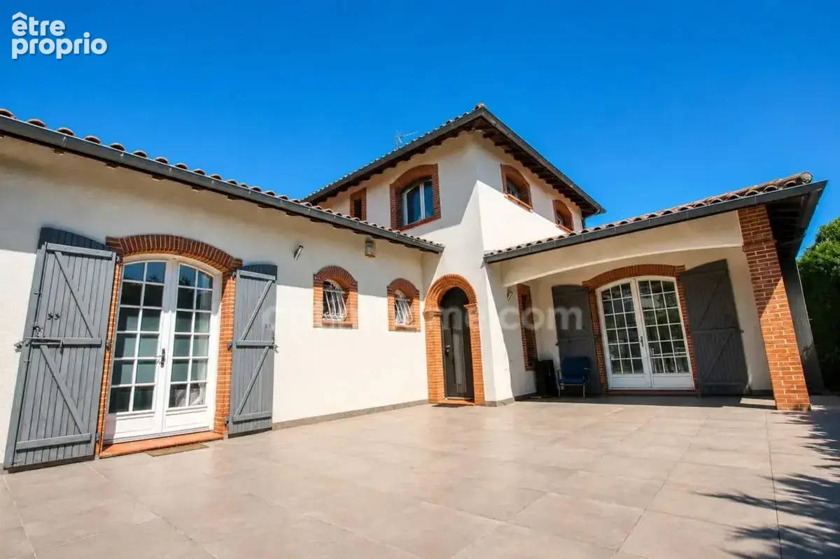 Launaguet – superbe maison familiale de 170 m² avec piscine sur terrain de 1 357 m² - photo 8