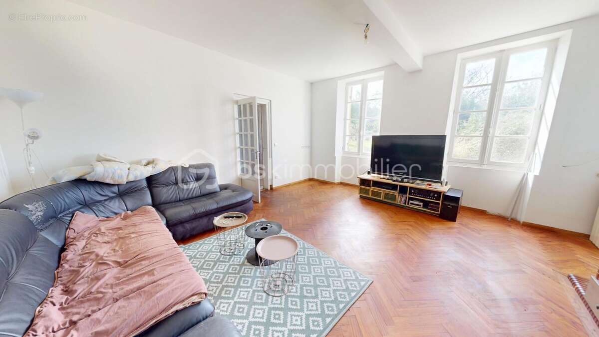 Maison à SAINT-CIERS-SUR-GIRONDE