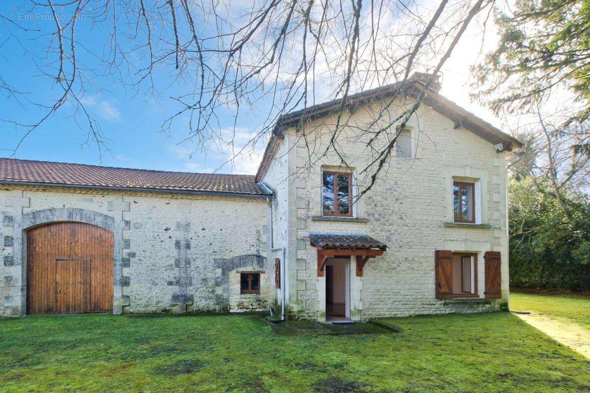 Maison à GRAND-BRASSAC