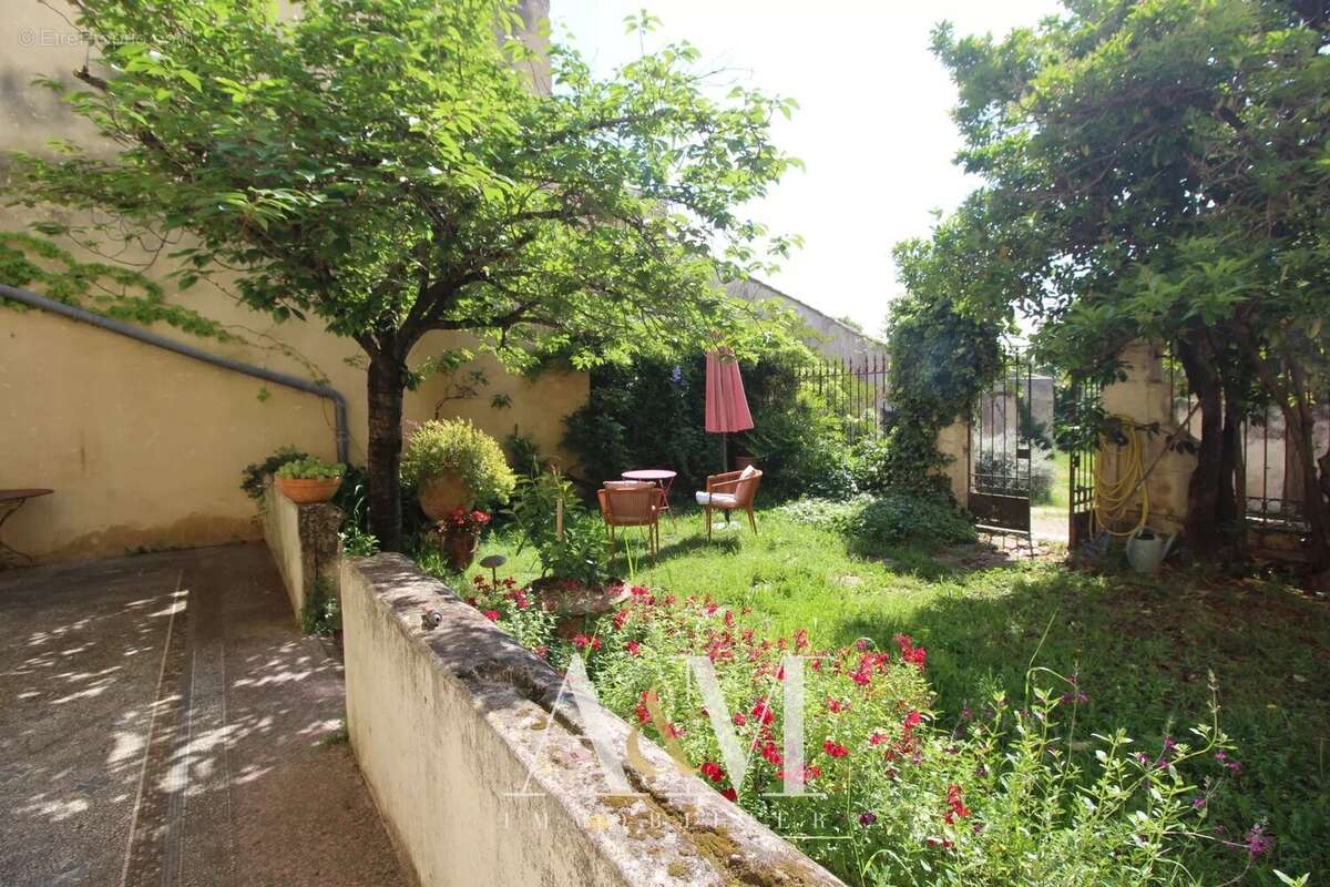 Maison à GALLARGUES-LE-MONTUEUX