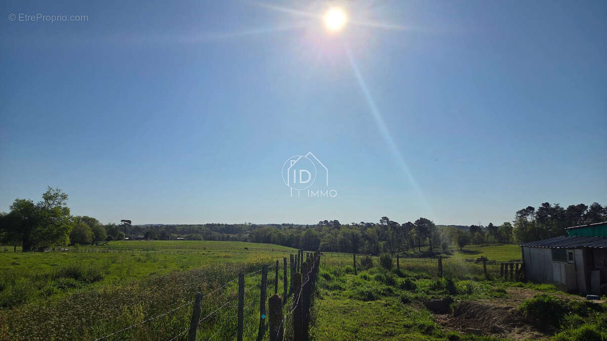 Maison à EYGURANDE-ET-GARDEDEUIL