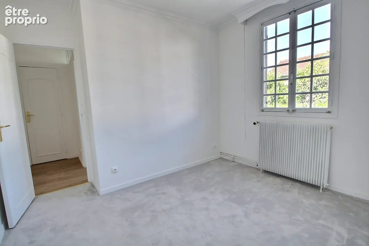 Maison avec jardin, garage et cheminée - photo 7