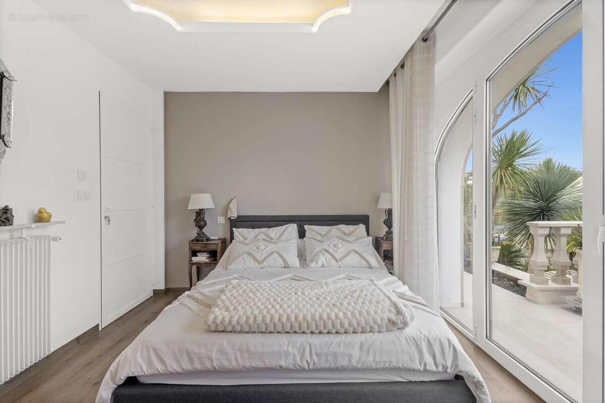 Maison à MANDELIEU-LA-NAPOULE