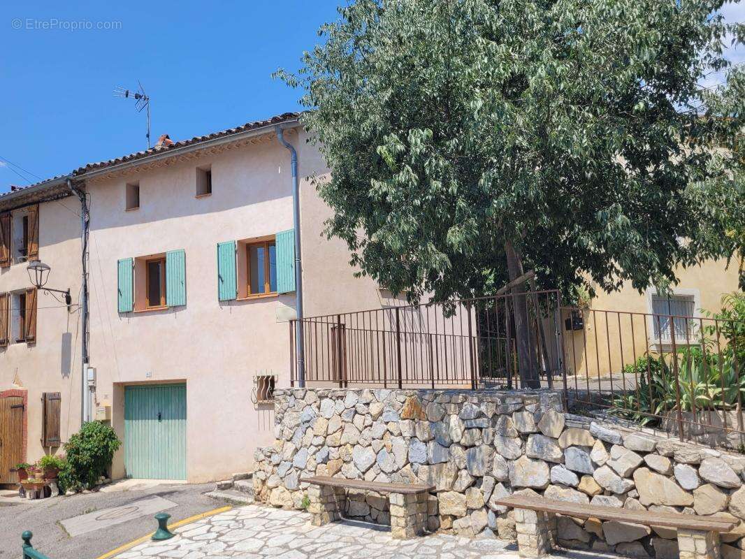 Maison à VINON-SUR-VERDON