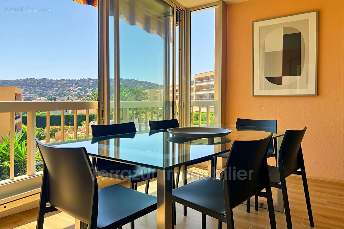 Appartement à VALLAURIS
