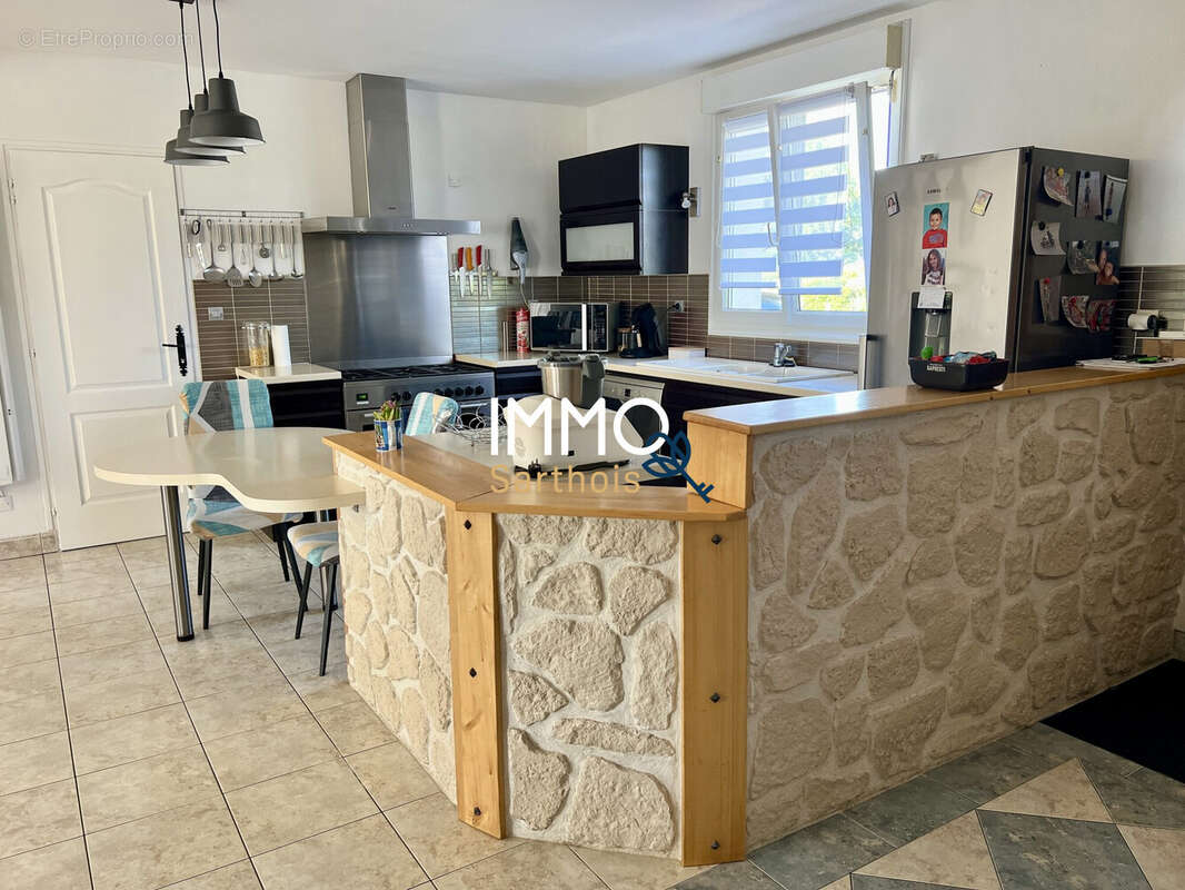 Maison à SAINT-OUEN-EN-BELIN