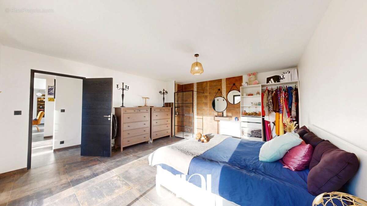 Maison 9 pièces 317 m2 avec terrasse - Saint-Loup-Hors - photo 15