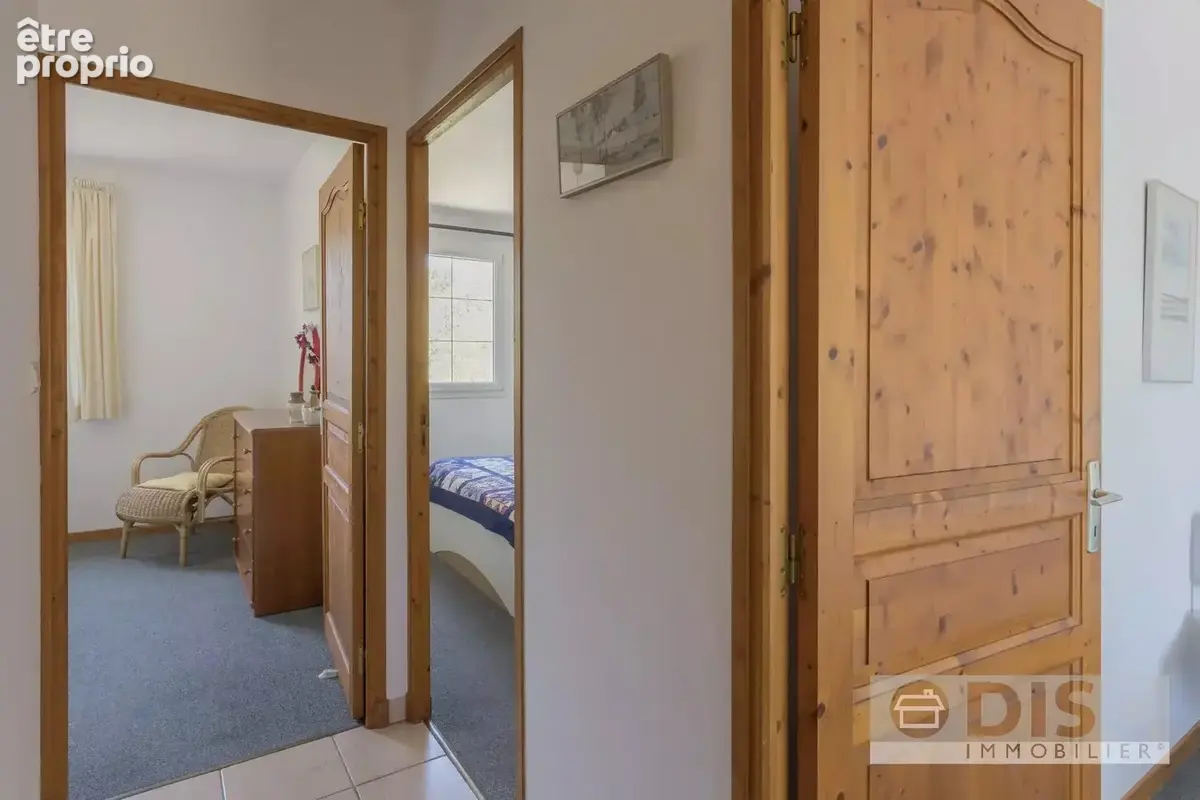 Belle maison moderne avec 1 hectare de terrain et belles vues - photo 10