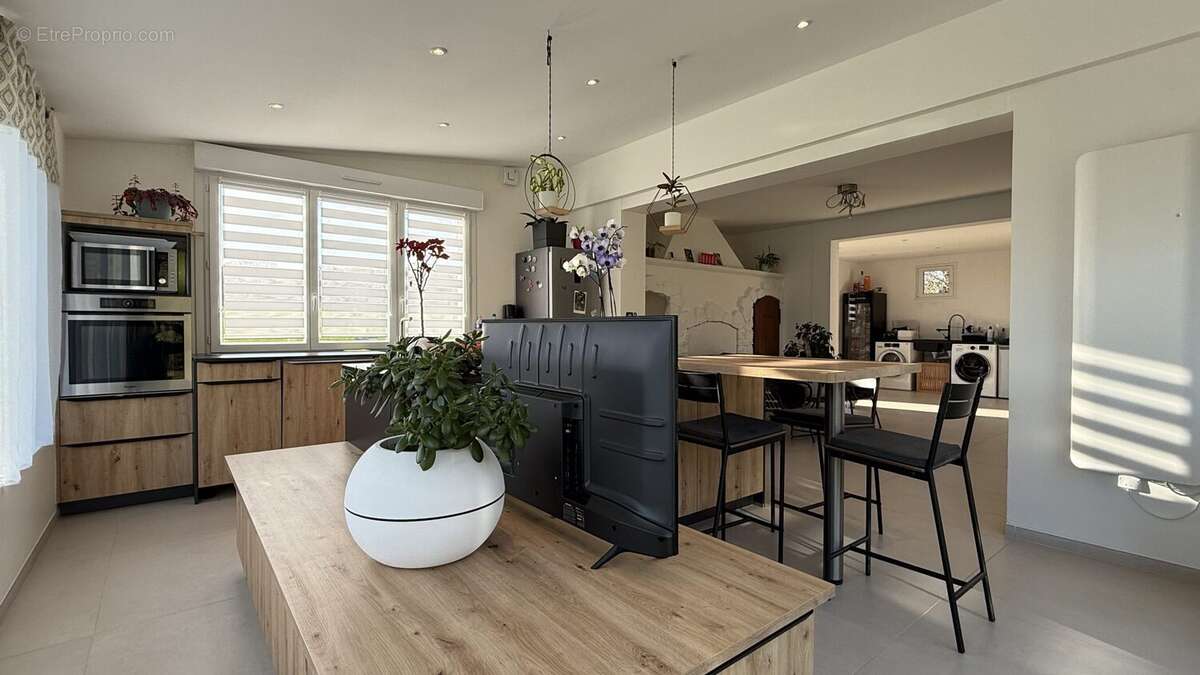 Maison à BONNETABLE