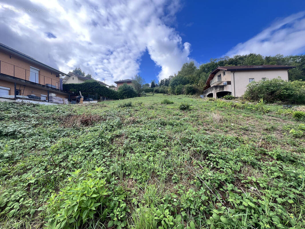 Terrain à VETRAZ-MONTHOUX