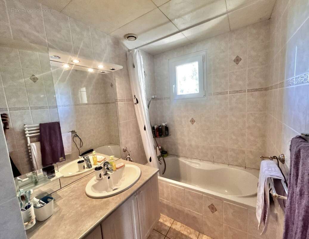 Maison 89 m² à Veauche  - photo 7