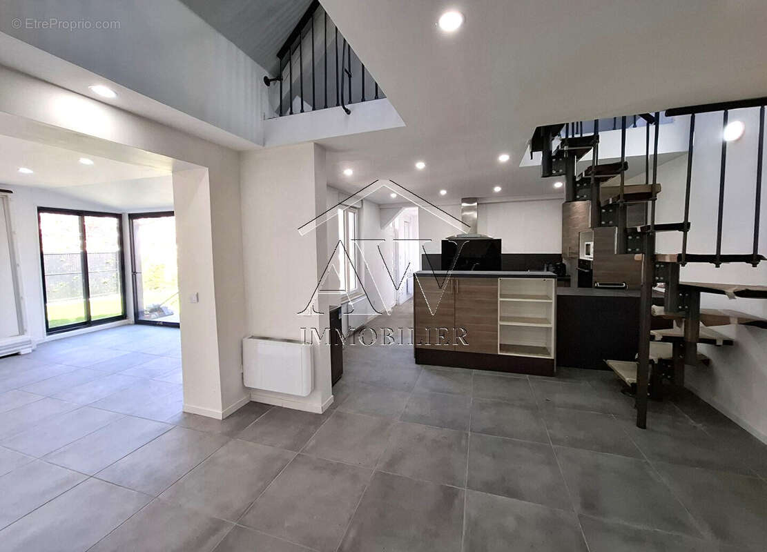 Maison à SAINTE-GENEVIEVE