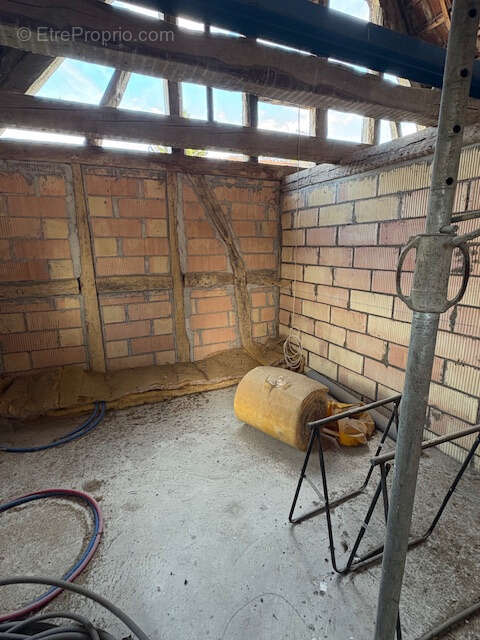 Maison à STEINBRUNN-LE-BAS