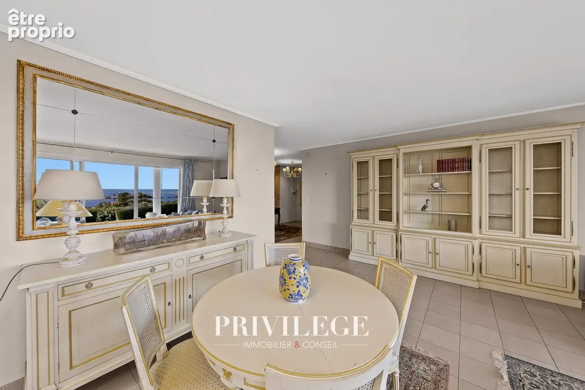 Exclusivité - Grand Duc - Vue féerique - Somptueux appartement 4 Pièces - photo 13