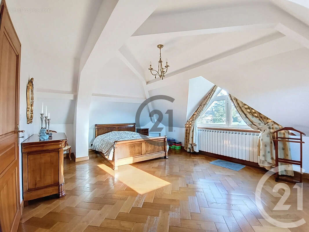 Maison 205 m² à Soucy  - photo 12