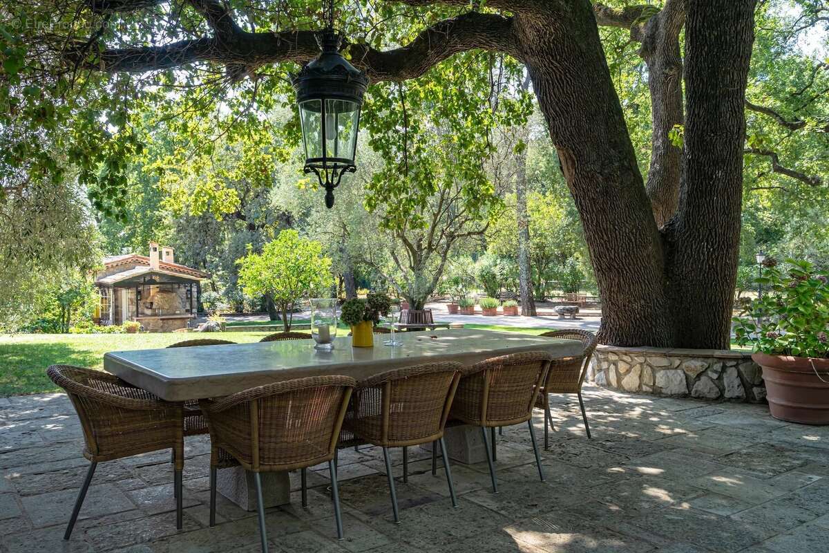 Maison à ROQUEFORT-LES-PINS