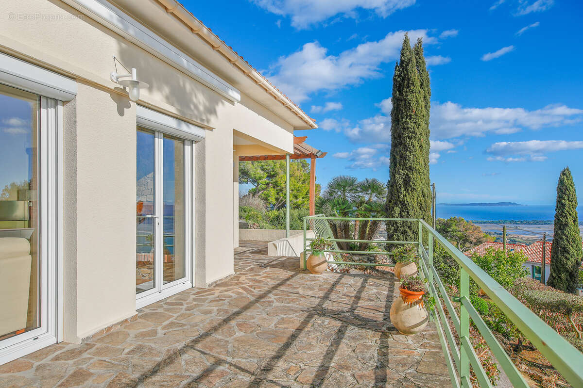 Maison à CARQUEIRANNE