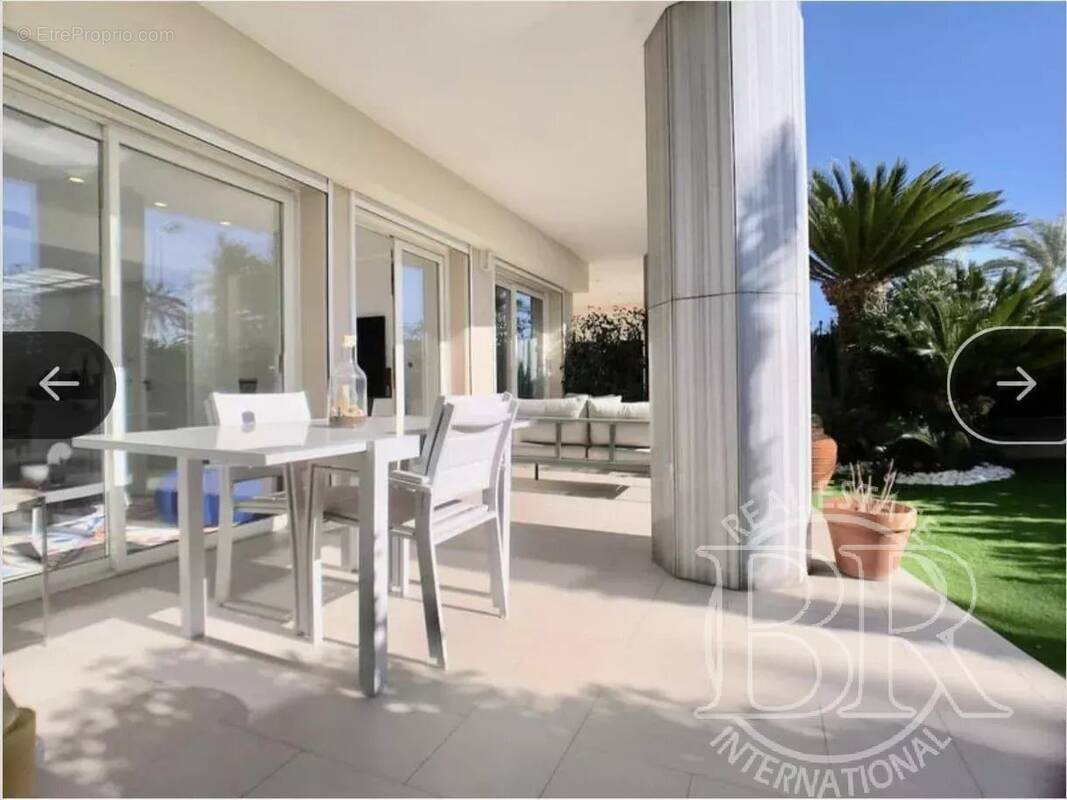Appartement à VALLAURIS