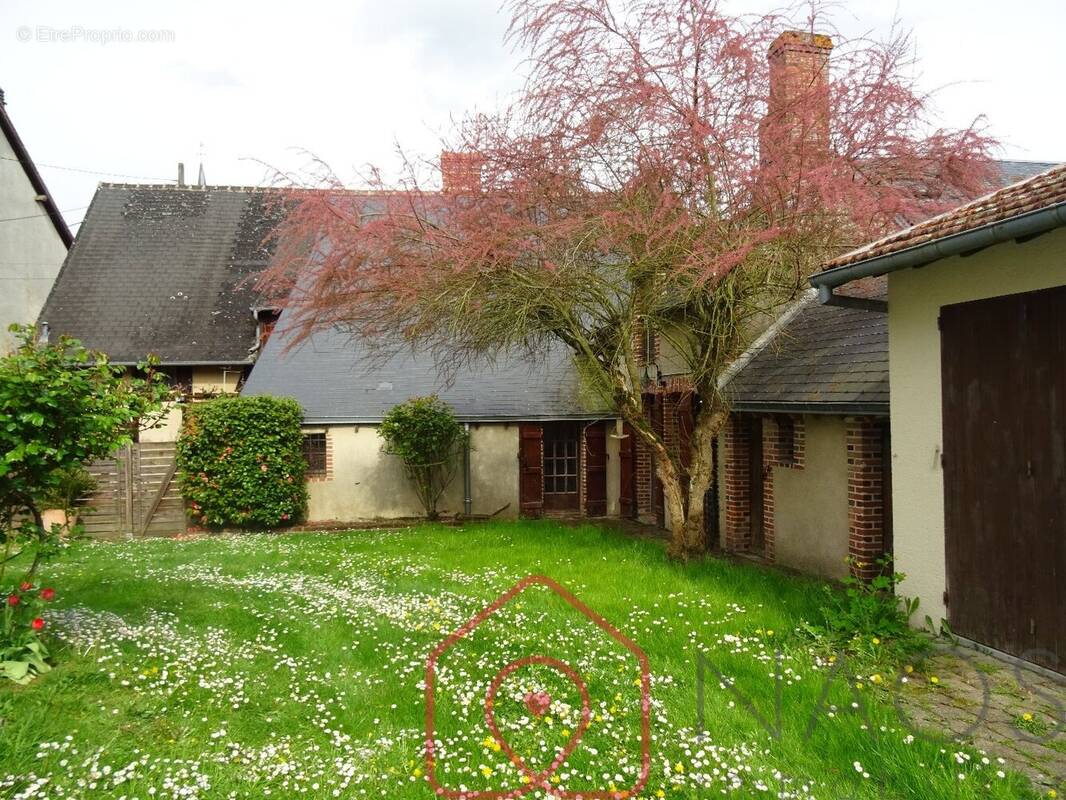 Maison à AUBIGNY-SUR-NERE