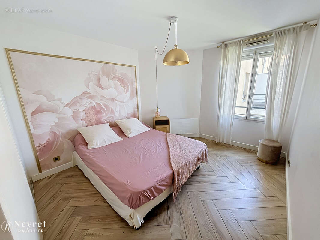 Appartement T3 de 61 m2 avec balcon, ascenseur et deux parkings   Limite Lyon 8 - photo 7
