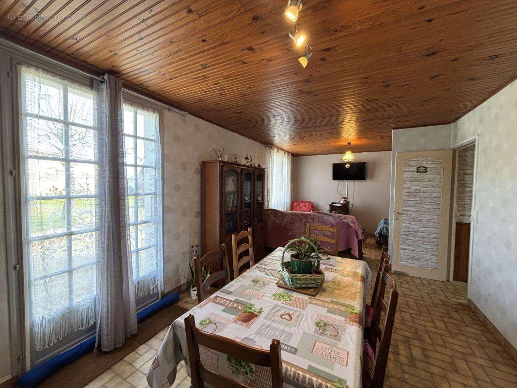 Maison à VILLEFAGNAN