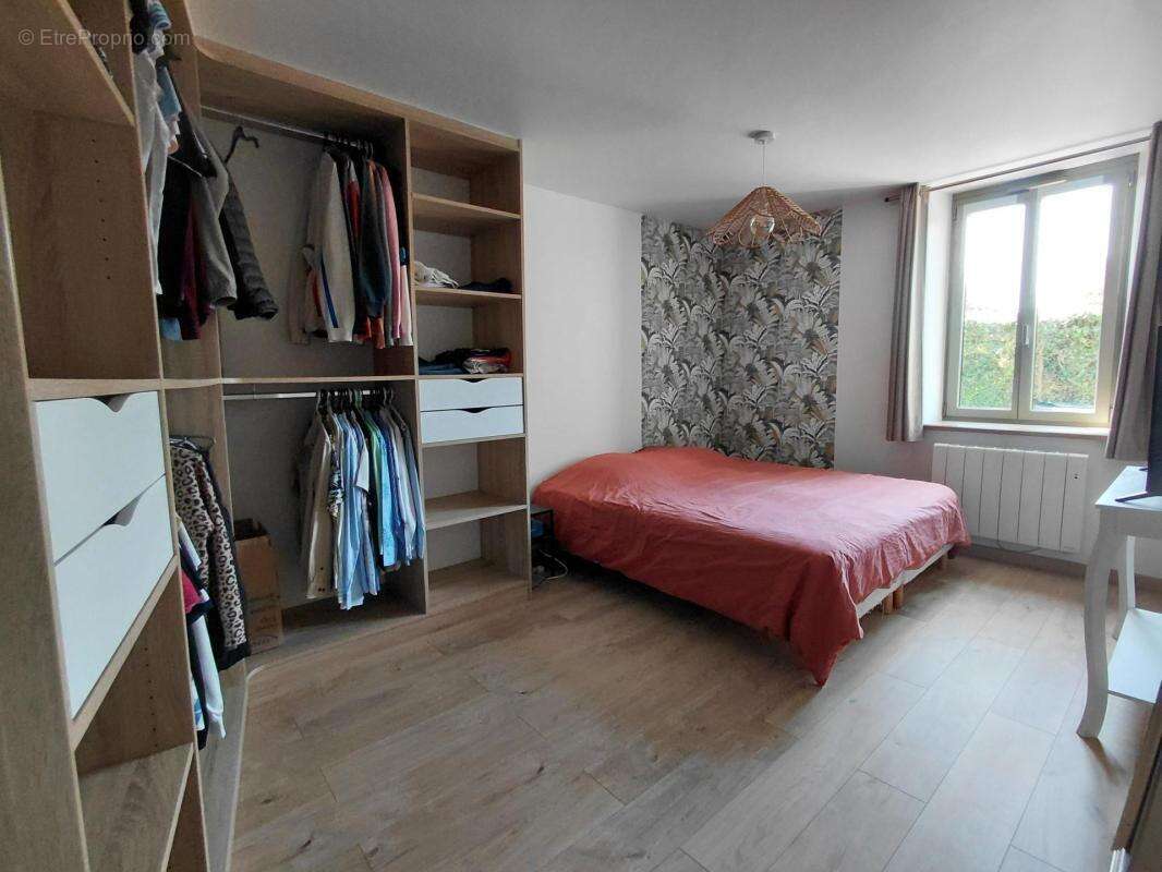 Maison de pierre 3/4 chambres avec dépendances rénovées - photo 4