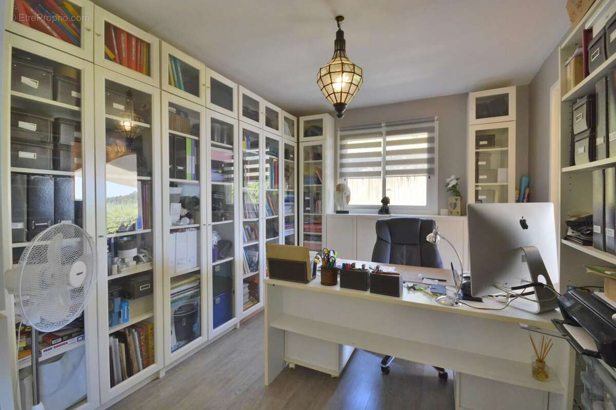 Maison 300 m² à Biot  - photo 38