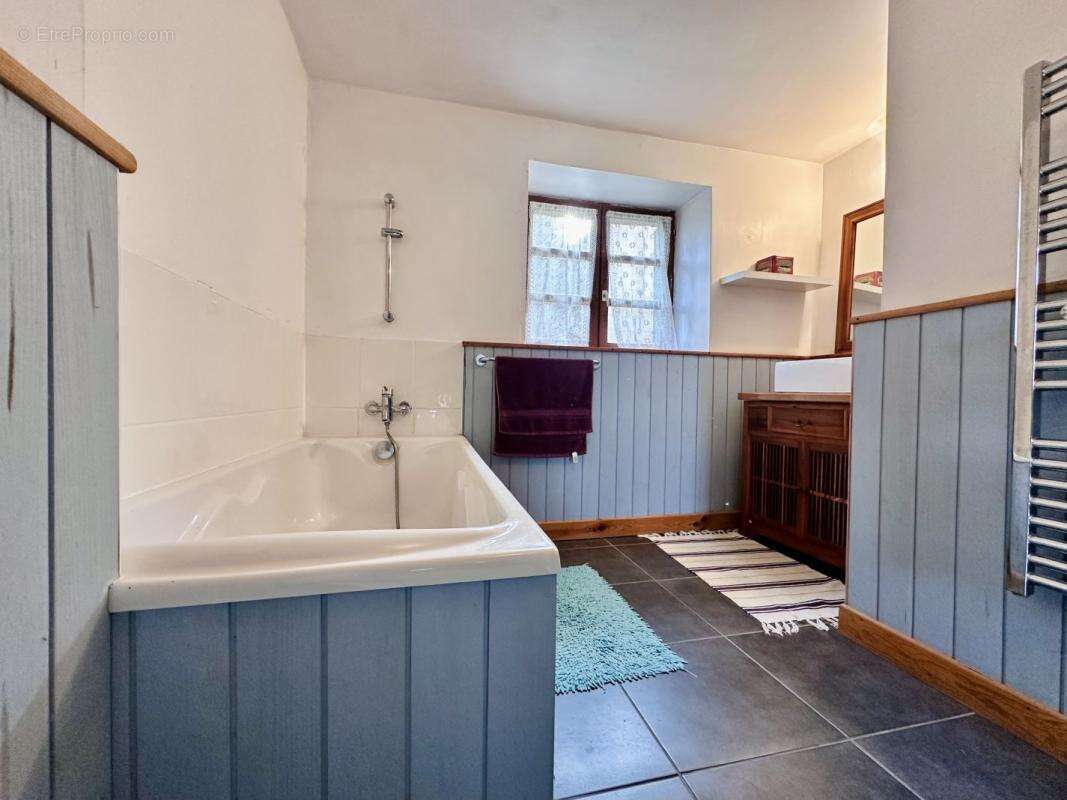 Maison à SAINT-DIZIER-LES-DOMAINES