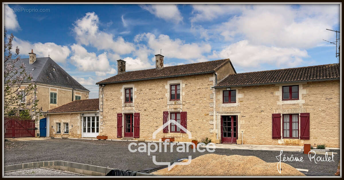 Maison en pierre à vendre 6 pièces 4 chambres + studio indépendant sur terrain 3 260 m² avec dépendances Champigny-En-Rochereau  - photo 12