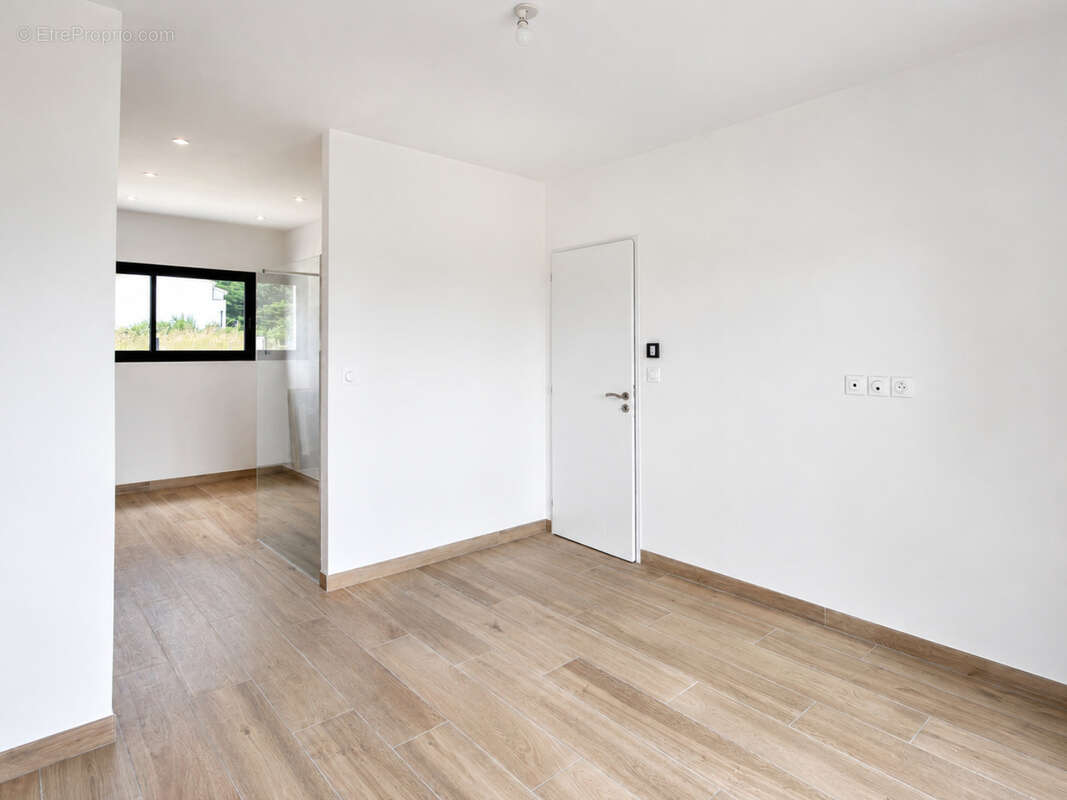 Plain-pied neuf sejour 4 ch double garage jardin - photo 12