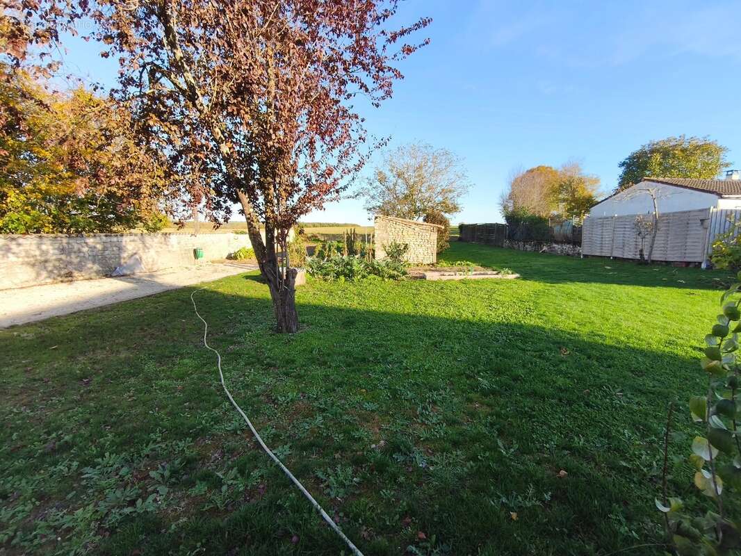 Maison 120 m² à Bignac  - photo 141