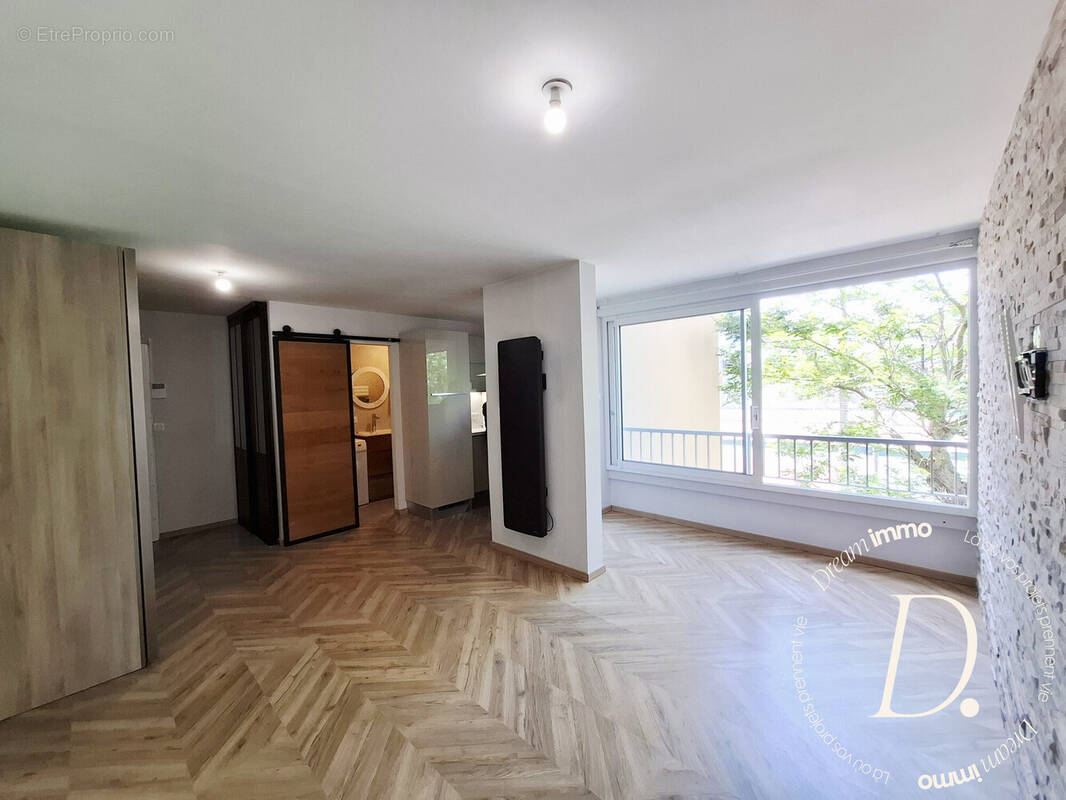 Appartement à MAUGUIO