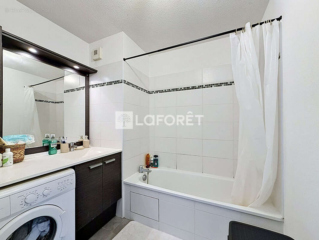 Appartement à BRUGUIERES