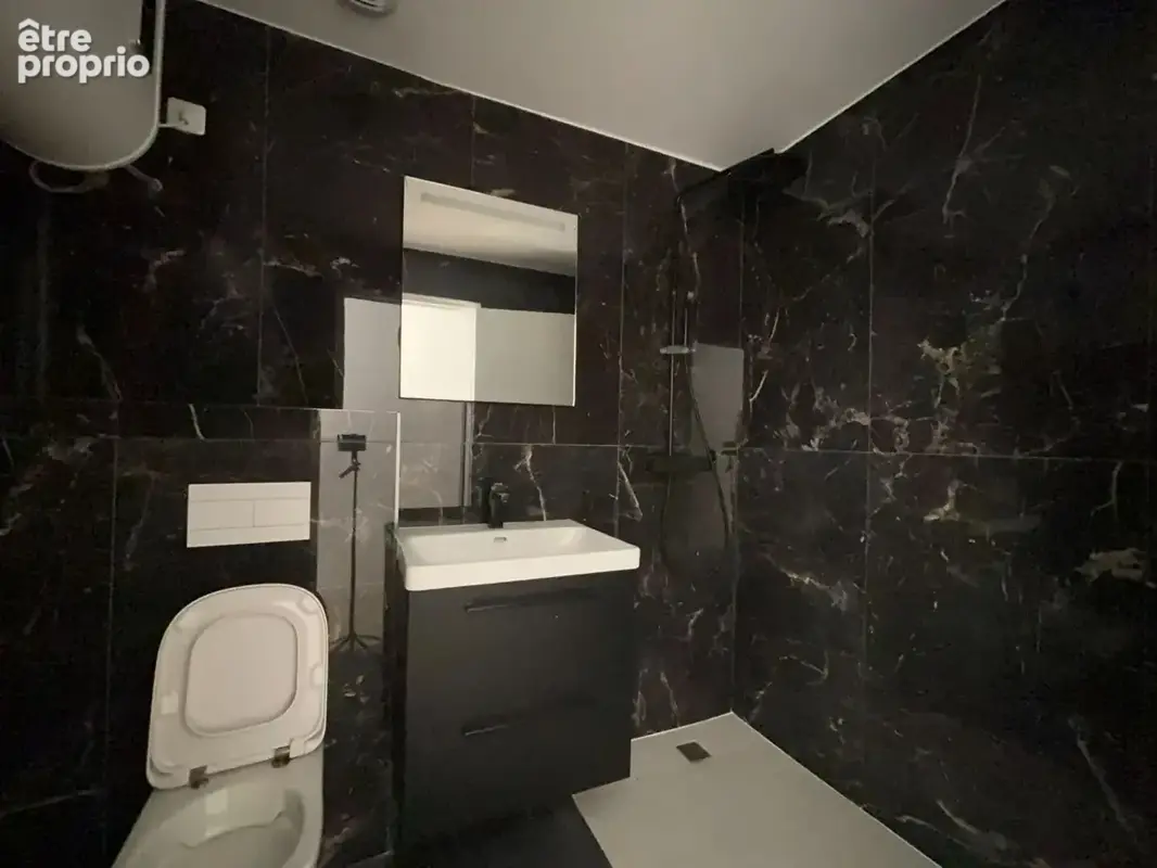 Frais de notaire Offerts ! F2 49m2 Centre ville. - photo 5