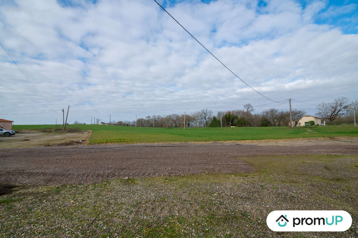 Terrain à SEMPESSERRE