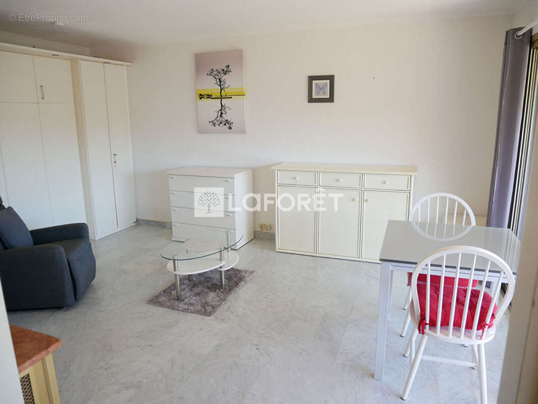 Appartement à MANDELIEU-LA-NAPOULE